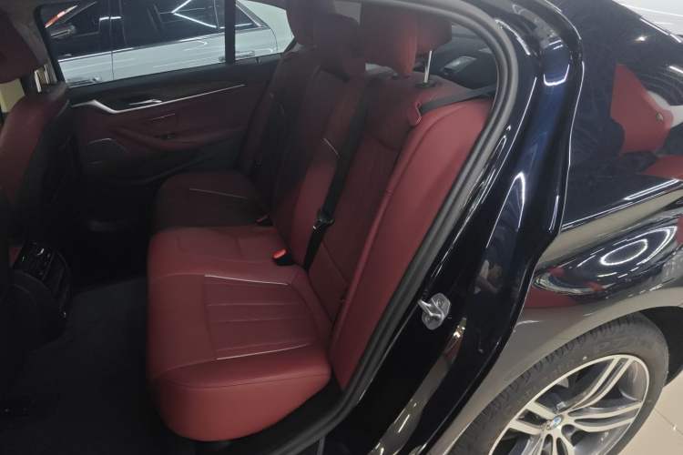 Used BMW 5 Series 2022 Updated 530Li Leading Edition Luxury Package Interior 4