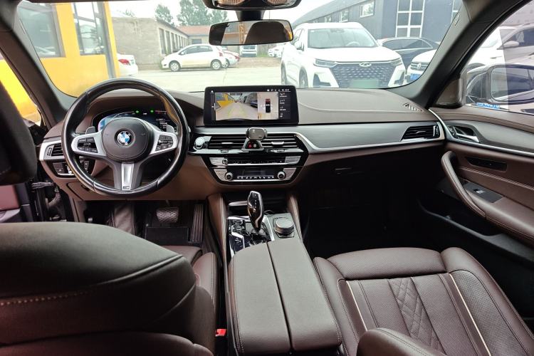 Used BMW 5 Series 2022 Second Facelift 530Li Luxury Version M Sport Package Interior 4