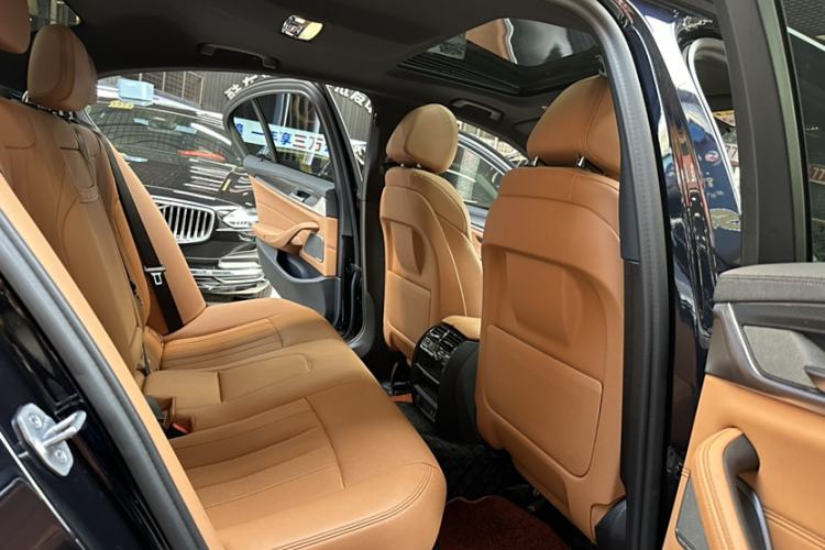 Used BMW 5 Series 2022 Updated 530i M Sport Package Interior 4