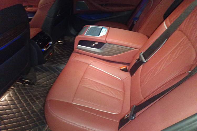 Used BMW 5 Series 2022 Second Facelift 530Li Luxury Version M Sport Package Interior 4