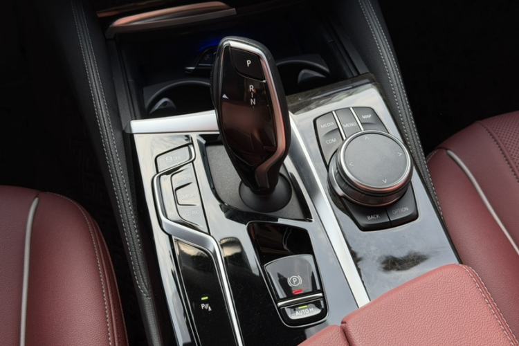 Used BMW 5 Series 2022 Second Facelift 525Li M Sport Package Interior 4