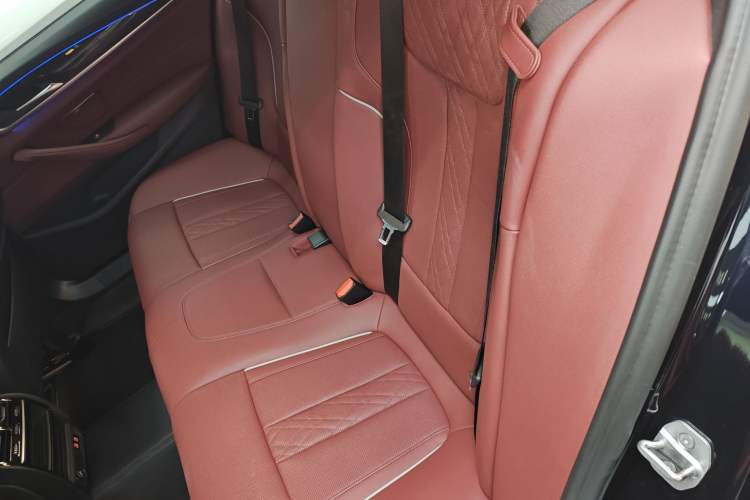 Used BMW 5 Series 2022 Restyled 525Li M Sport Package Interior 4