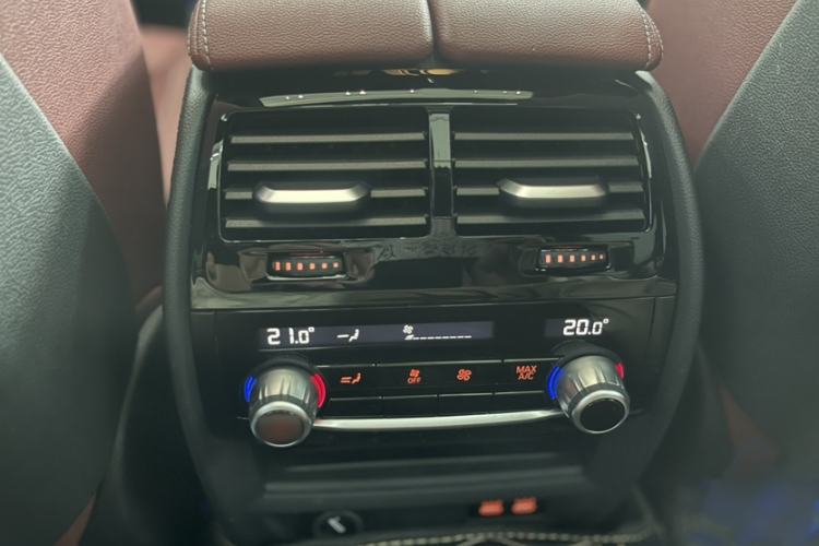 Used BMW 5 Series 2022 Second Facelift 530Li Luxury Version M Sport Package Interior 4