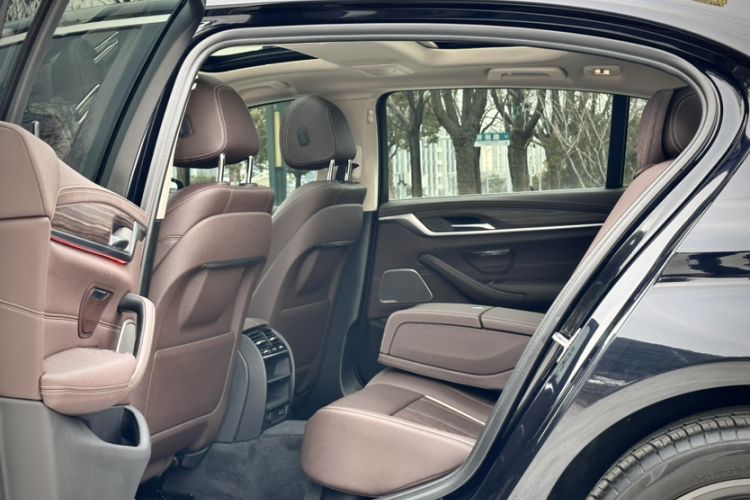 Used BMW 5 Series 2022 Updated 530Li Leading Edition Luxury Package Interior 4