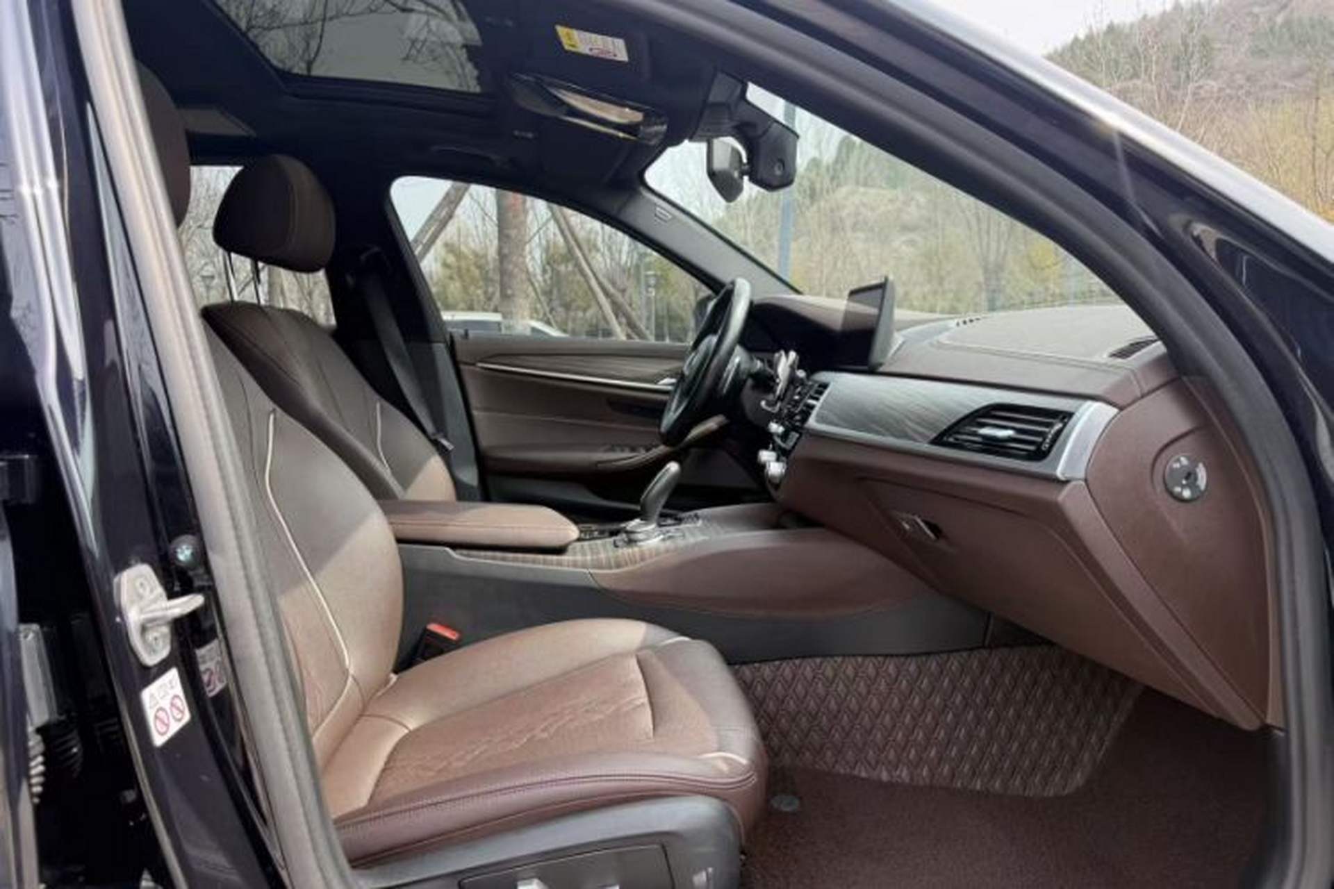 Used BMW 5 Series 2022 Restyled 530Li Leading Edition M Sport Package Interior 6