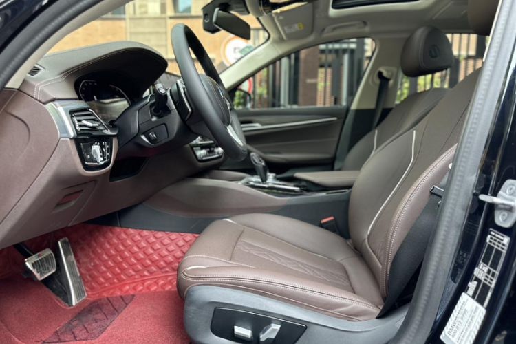 Used BMW 5 Series 2022 Updated 530Li Leading Edition Luxury Package Interior 6