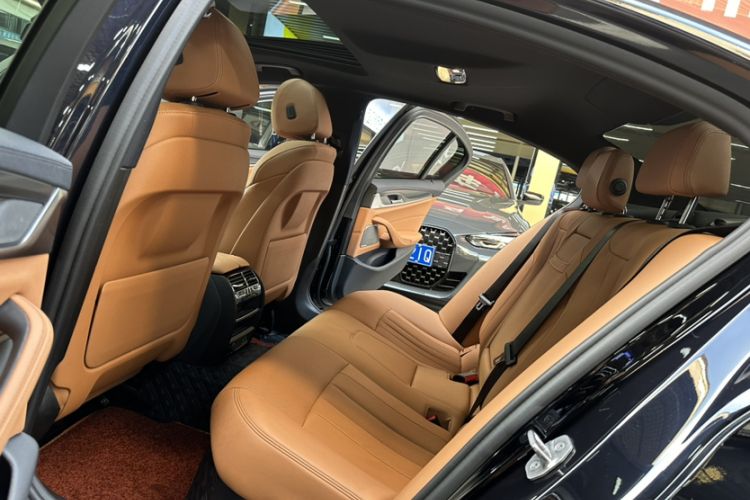 Used BMW 5 Series 2022 Updated 530i M Sport Package Interior 6