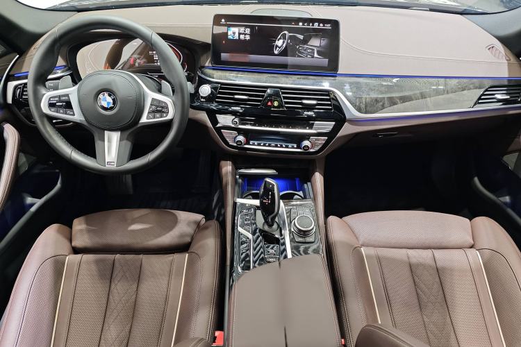Used BMW 5 Series 2022 Second Facelift 530Li Luxury Version M Sport Package Interior 6