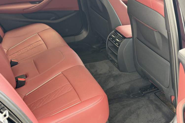 Used BMW 5 Series 2022 Restyled 525Li M Sport Package Interior 6