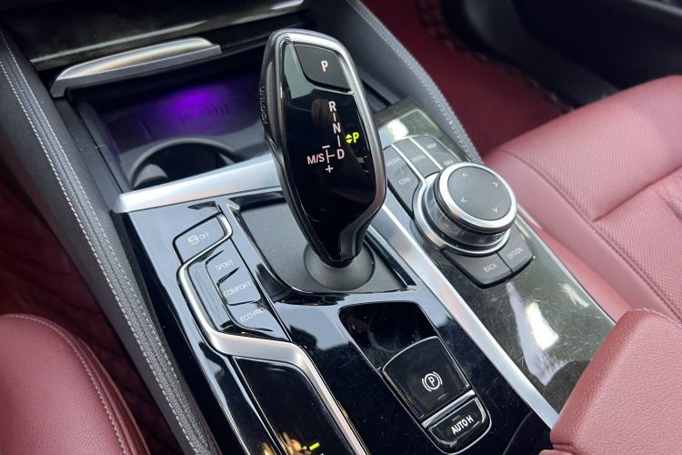 Used BMW 5 Series 2022 530Li Leading Model M Sport Package Interior 6