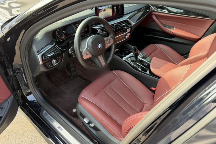 Used BMW 5 Series 2022 Second Facelift 525Li M Sport Package Interior 6