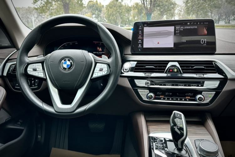 Used BMW 5 Series 2022 Updated 530Li Leading Edition Luxury Package Interior 6