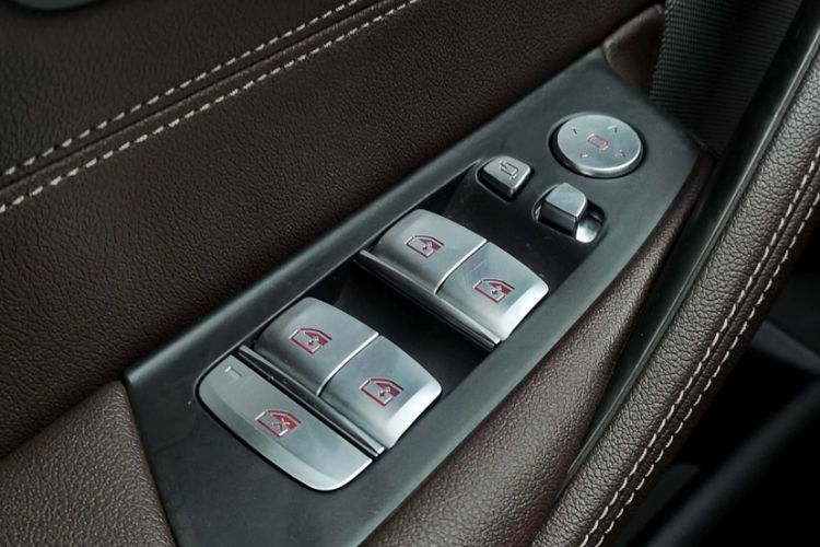 Used BMW 5 Series 2022 Restyled 530Li Leading Edition M Sport Package Interior 6