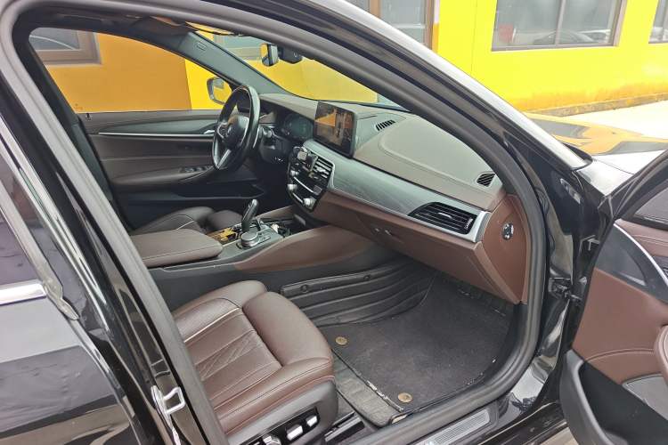 Used BMW 5 Series 2022 Second Facelift 530Li Luxury Version M Sport Package Interior 7