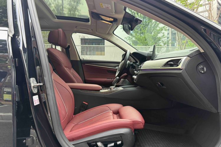 Used BMW 5 Series 2022 Second Facelift 530Li Executive Luxury Package Interior 8