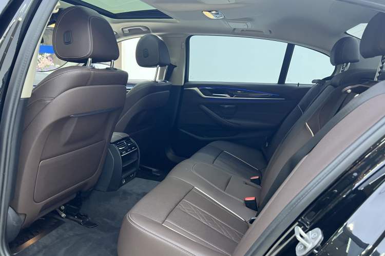Used BMW 5 Series 2022 Restyled 525Li Luxury Package Interior 8
