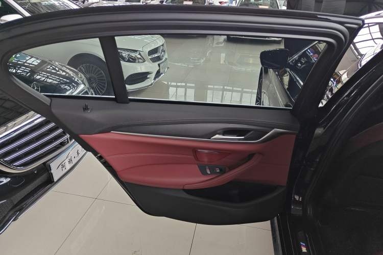 Used BMW 5 Series 2022 Second Facelift 530Li Leading Edition M Sport Package Interior 8