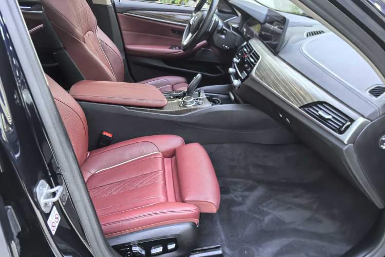 Used BMW 5 Series 2022 Second Facelift 530Li Luxury Edition Premium Package Interior 8