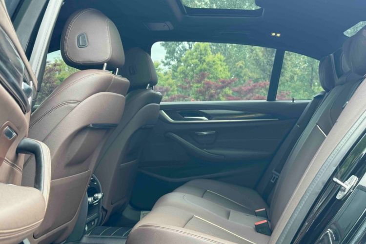 Used BMW 5 Series 2022 530Li Leading Model M Sport Package Interior 8