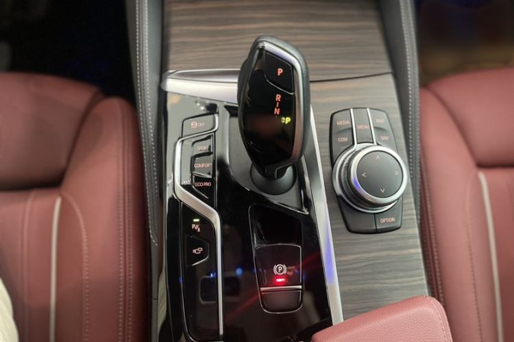 Used BMW 5 Series 2022 Second Facelift 530Li Luxury Version M Sport Package Interior 8