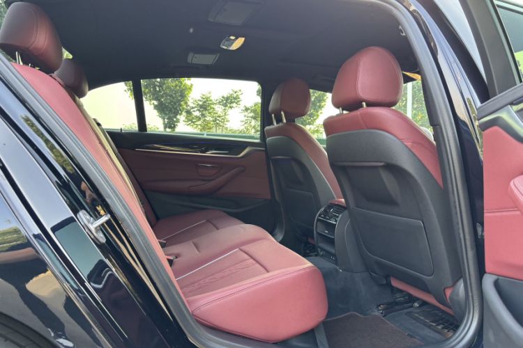 Used BMW 5 Series 2022 Restyled 525Li M Sport Package Interior 9