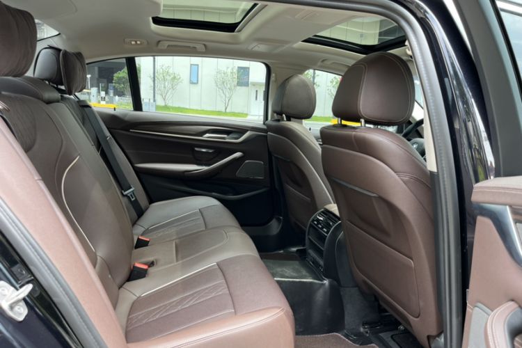 Used BMW 5 Series 2022 Second Facelift 530Li Leading Edition Luxury Package Interior 9