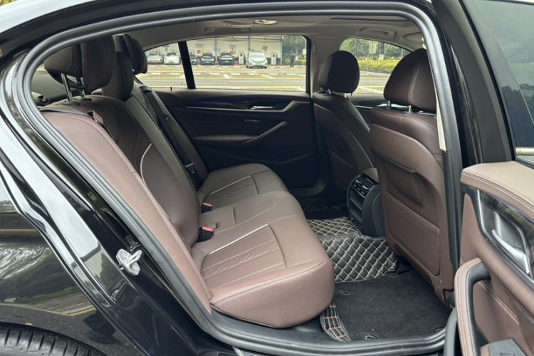 Used BMW 5 Series 2022 Second Facelift 525Li Luxury Package Interior 9