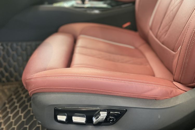Used BMW 5 Series 2022 Second Facelift 530Li Luxury Version M Sport Package Interior 9