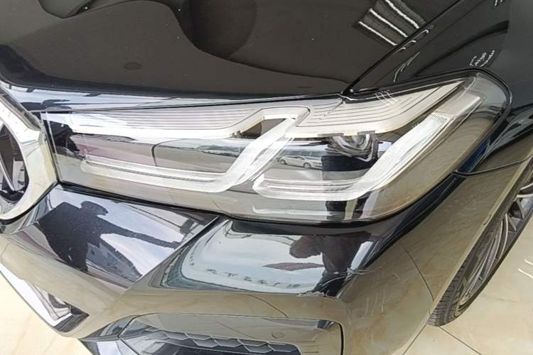Used BMW 5 Series 2022 Restyled 530Li Leading Edition M Sport Package Left Front Headlight