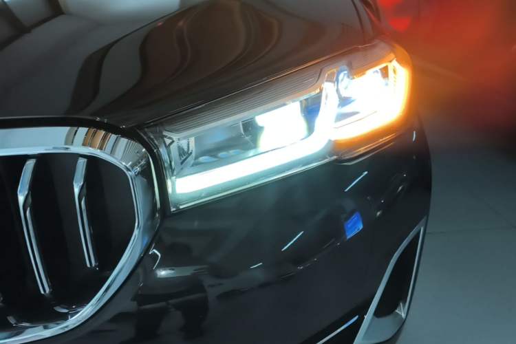 Used BMW 5 Series 2022 Updated 530Li Leading Edition Luxury Package Left Front Headlight