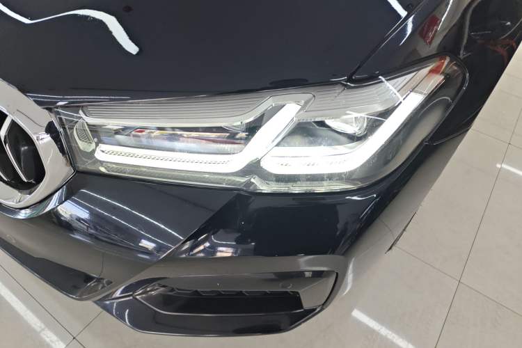 Used BMW 5 Series 2022 Restyled 530Li Leading Edition M Sport Package Left Front Headlight