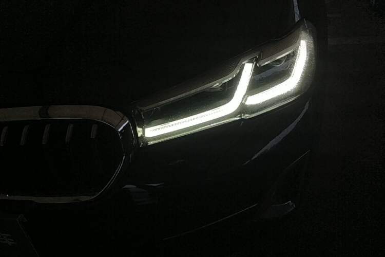 Used BMW 5 Series 2022 Restyled 525Li Luxury Package Left Front Headlight