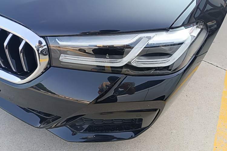 Used BMW 5 Series 2022 Restyled 530Li Leading Edition M Sport Package Left Front Headlight