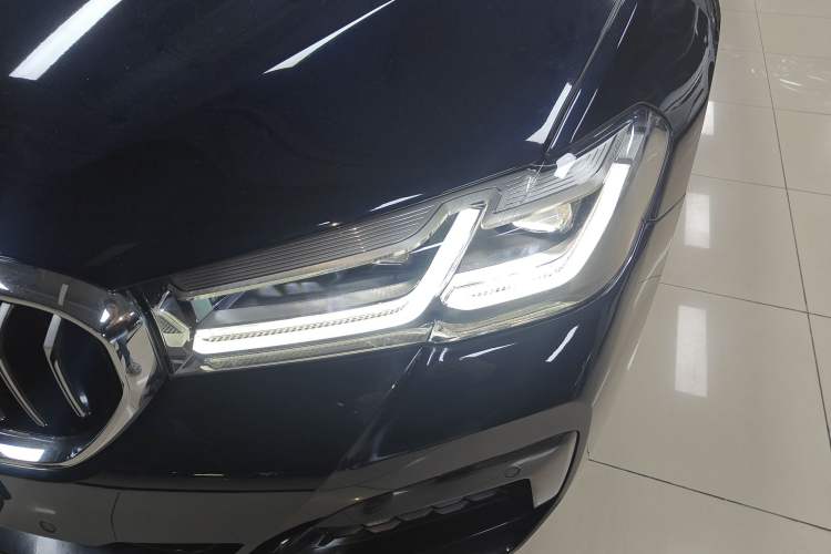 Used BMW 5 Series 2022 Restyled 530Li Leading Edition M Sport Package Left Front Headlight