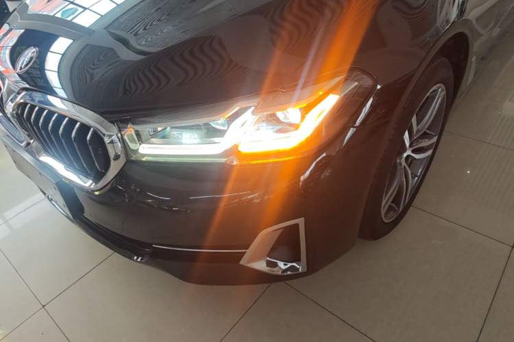 Used BMW 5 Series 2022 Updated 530Li Leading Edition Luxury Package Left Front Headlight