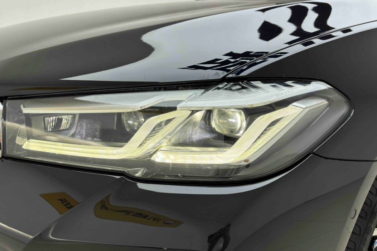 Used BMW 5 Series 2022 530Li Luxury Edition M Sport Package Left Front Headlight