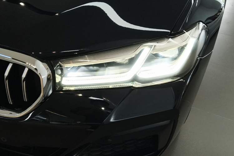 Used BMW 5 Series 2022 Restyled 530Li Leading Edition M Sport Package Left Front Headlight