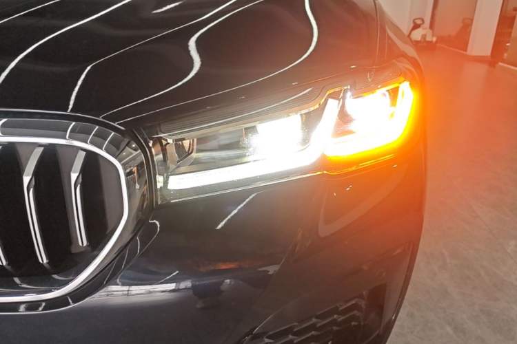Used BMW 5 Series 2022 Second Facelift 530Li Leading Edition M Sport Package Left Front Headlight