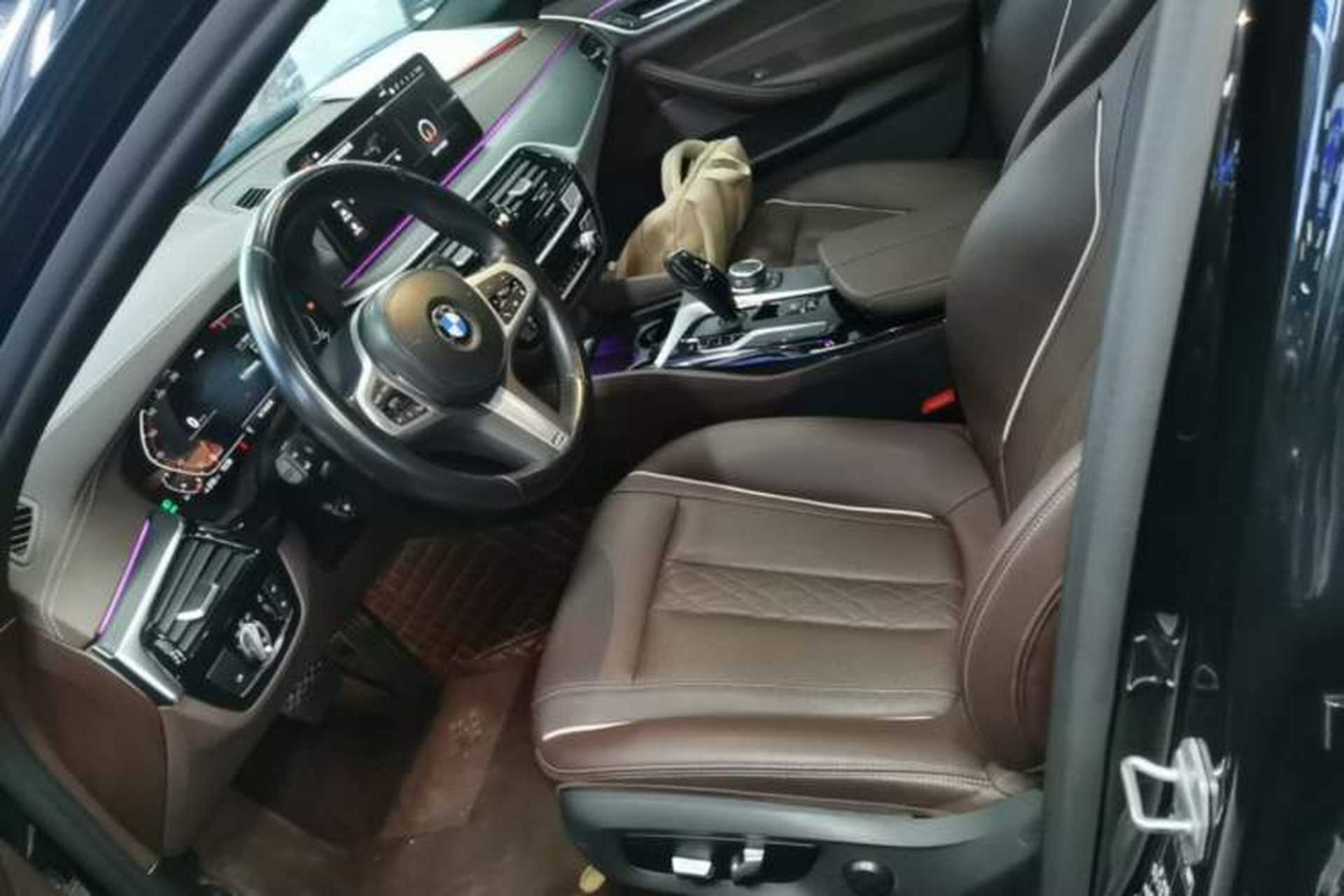 Used BMW 5 Series 2022 Restyled 530Li Leading Edition M Sport Package Left Front Seat