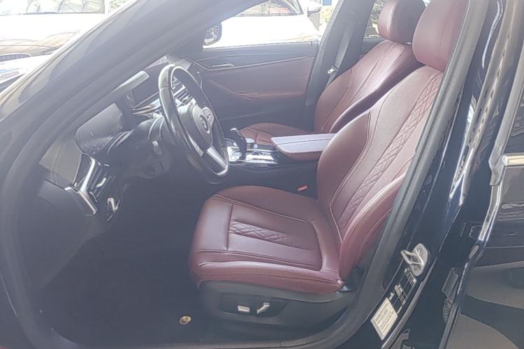 Used BMW 5 Series 2022 Second Facelift 525Li M Sport Package Left Front Seat