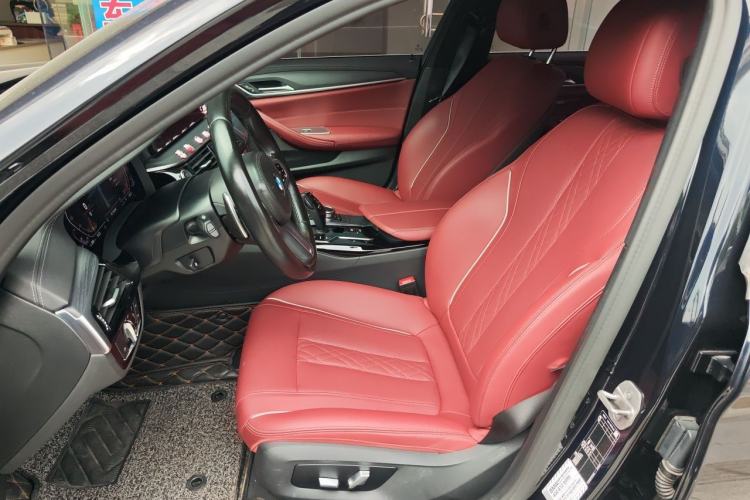 Used BMW 5 Series 2022 Restyled 530Li Leading Edition M Sport Package Left Front Seat