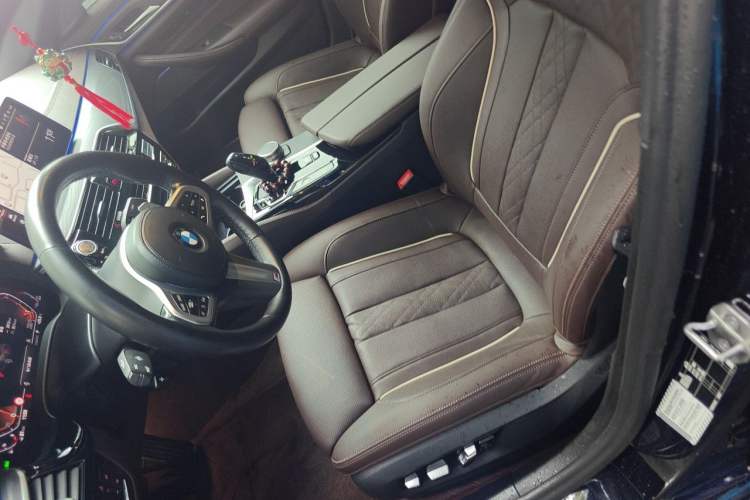 Used BMW 5 Series 2022 Second Facelift 530Li Luxury Version M Sport Package Left Front Seat