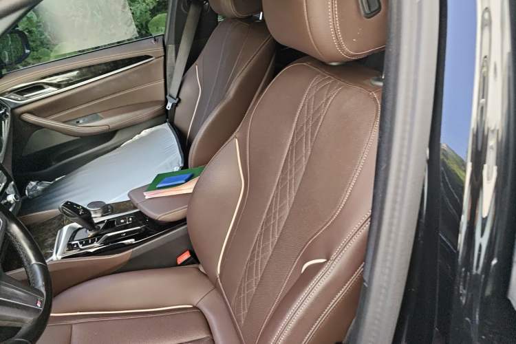Used BMW 5 Series 2022 Restyled 525Li M Sport Package Left Front Seat