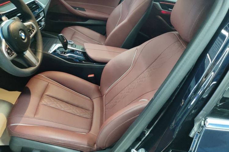 Used BMW 5 Series 2022 Restyled 530Li Leading Edition M Sport Package Left Front Seat