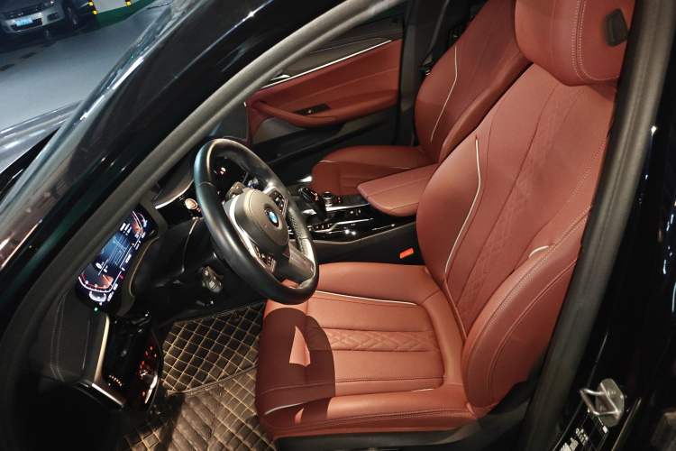 Used BMW 5 Series 2022 Restyled 530Li Leading Edition M Sport Package Left Front Seat