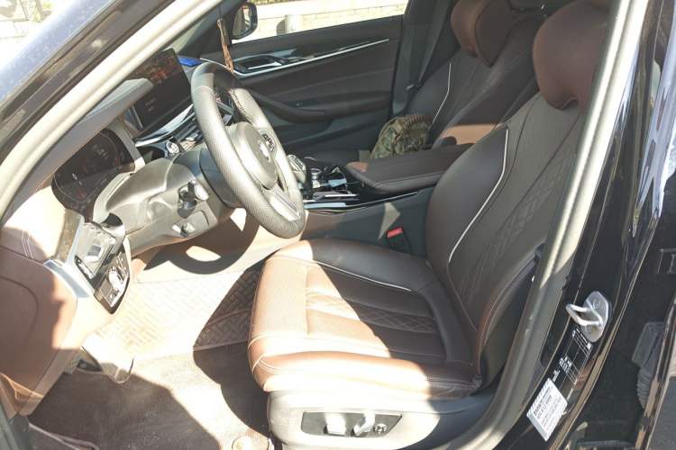 Used BMW 5 Series 2022 Restyled 525Li M Sport Package Left Front Seat