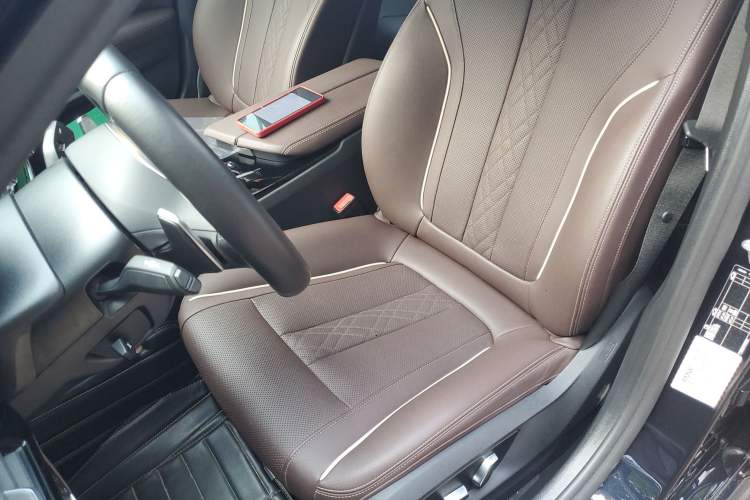 Used BMW 5 Series 2022 Second Facelift 530Li Leading Edition M Sport Package Left Front Seat