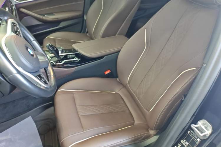 Used BMW 5 Series 2022 Second Facelift 525Li M Sport Package Left Front Seat