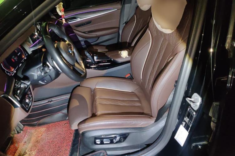 Used BMW 5 Series 2022 Restyled 530Li Luxury Edition M Sport Package Left Front Seat