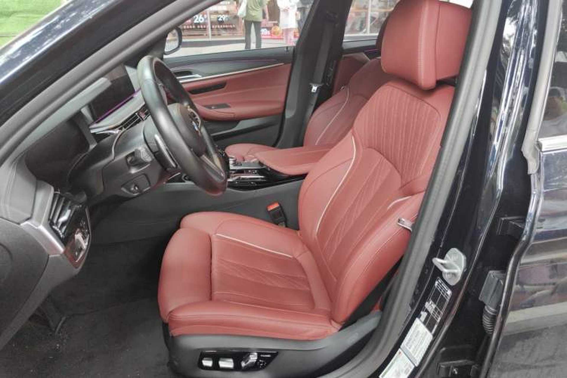 Used BMW 5 Series 2022 Second Facelift 530Li Luxury Version M Sport Package Left Front Seat
